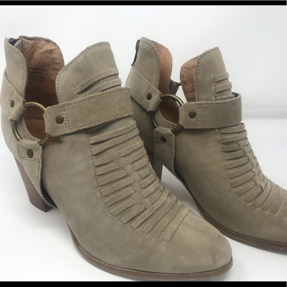 Seychelles Impossible Bootie